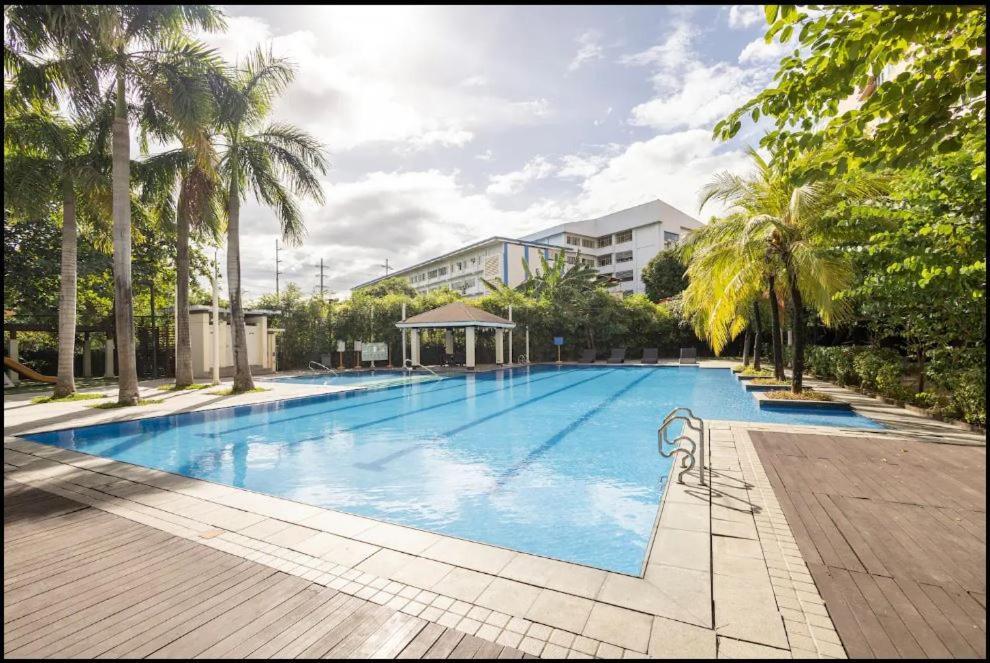 A Refreshing Condo Unit Near Bgc, Ortigas & Makati With Netflix And Wifi Manila Exterior photo